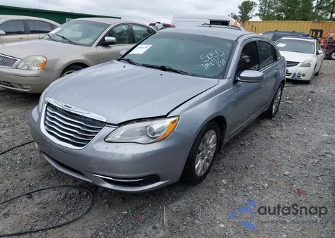 2014 Chrysler 200 Lx z USA, uszkodzony, nr VIN 1C3CCBAB3EN125055